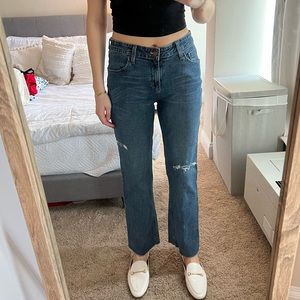 Levi’s Signature Medium Wash Distressed Jean
